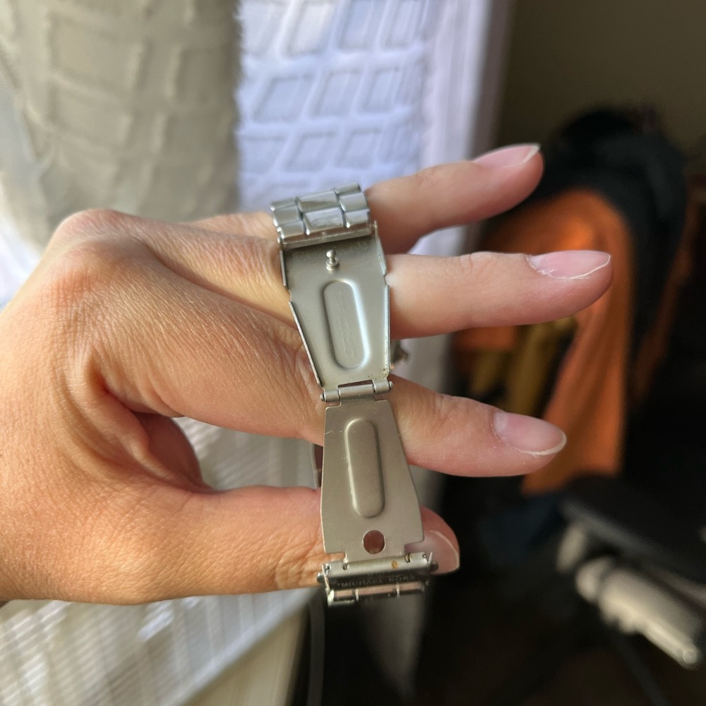 Michael Kors silver unisex watch - Picture 2 of 4
